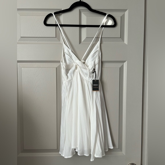 NWT Forever 21 Contemporary White Mini Dress, Size Small - Picture 4 of 6